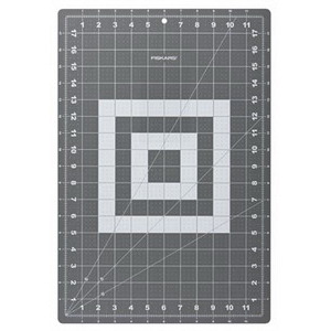 Fiskars 12-83727097J Cutting Mat Self Healing 24"x36" Measurement Grid
